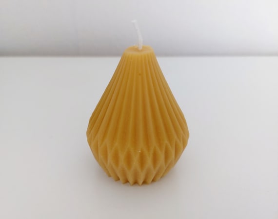 Beeswax Geometric pear drop candle