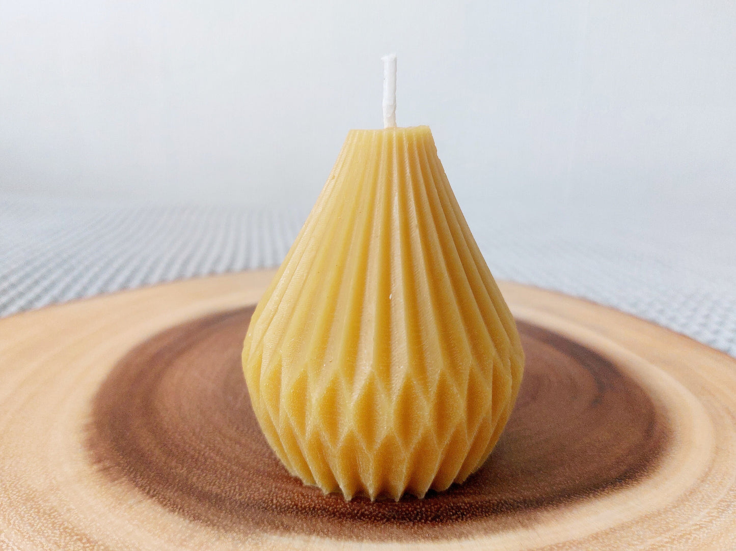 Beeswax Geometric pear drop candle