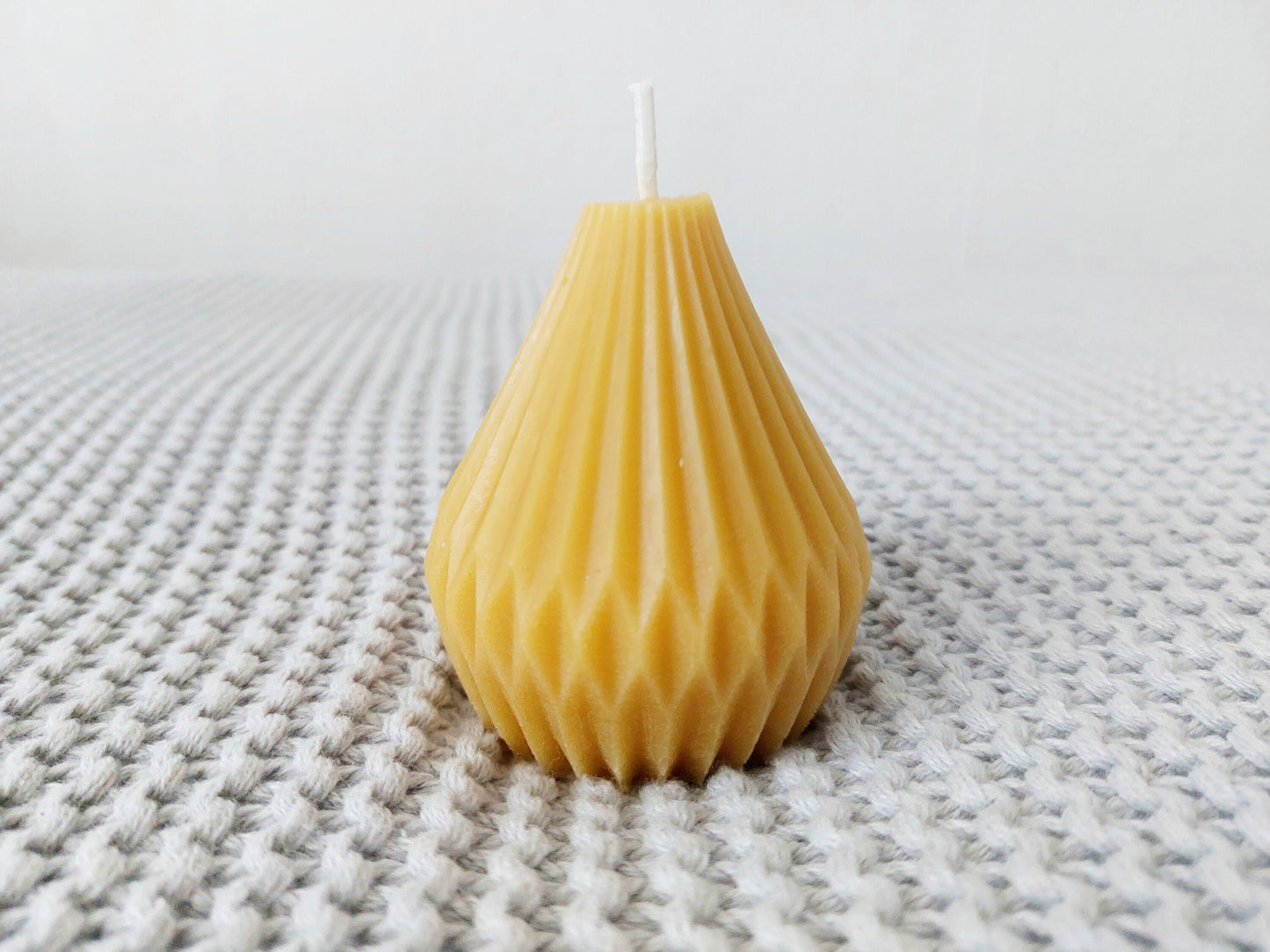 Beeswax Geometric pear drop candle