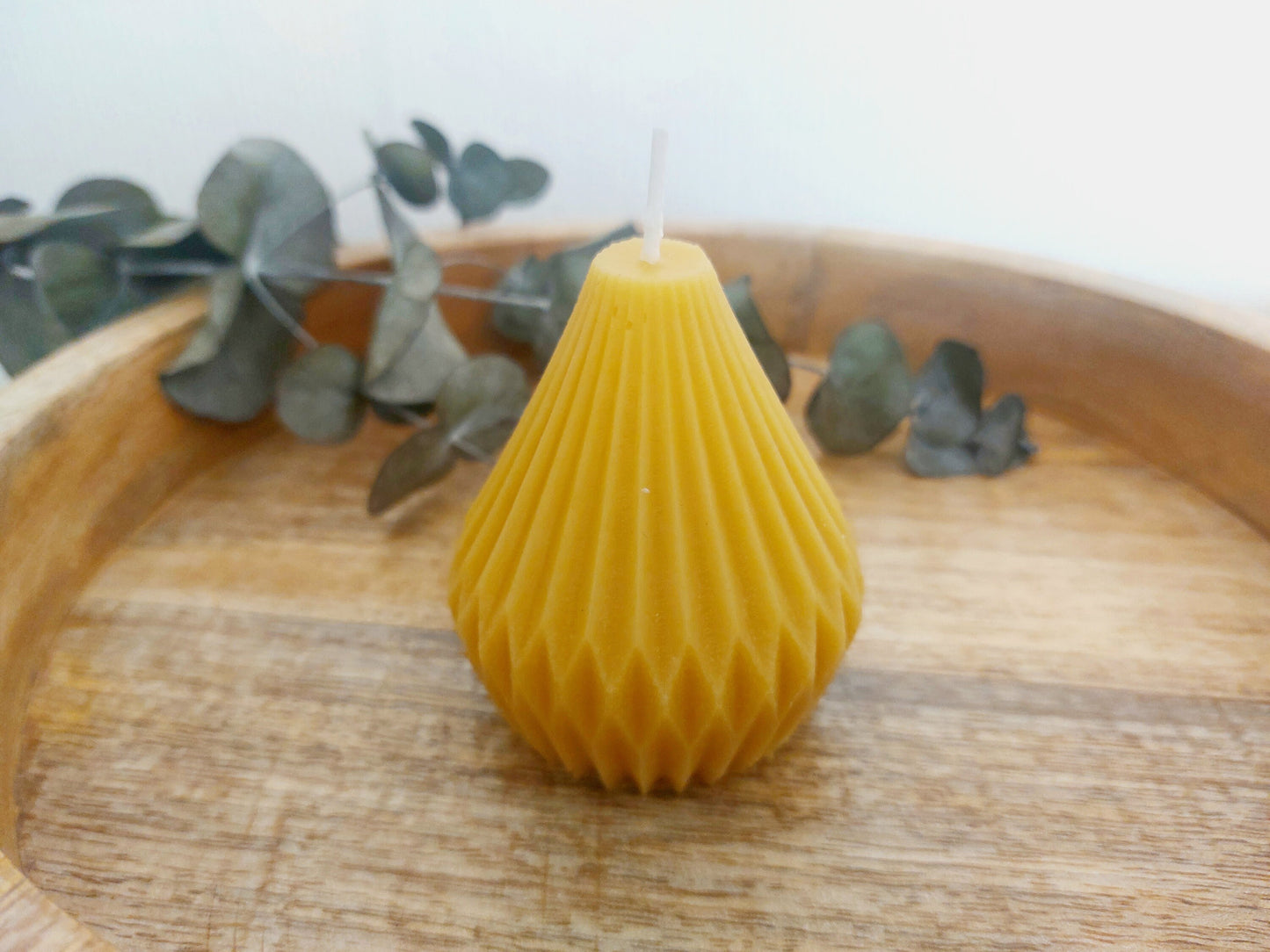 Beeswax Geometric pear drop candle